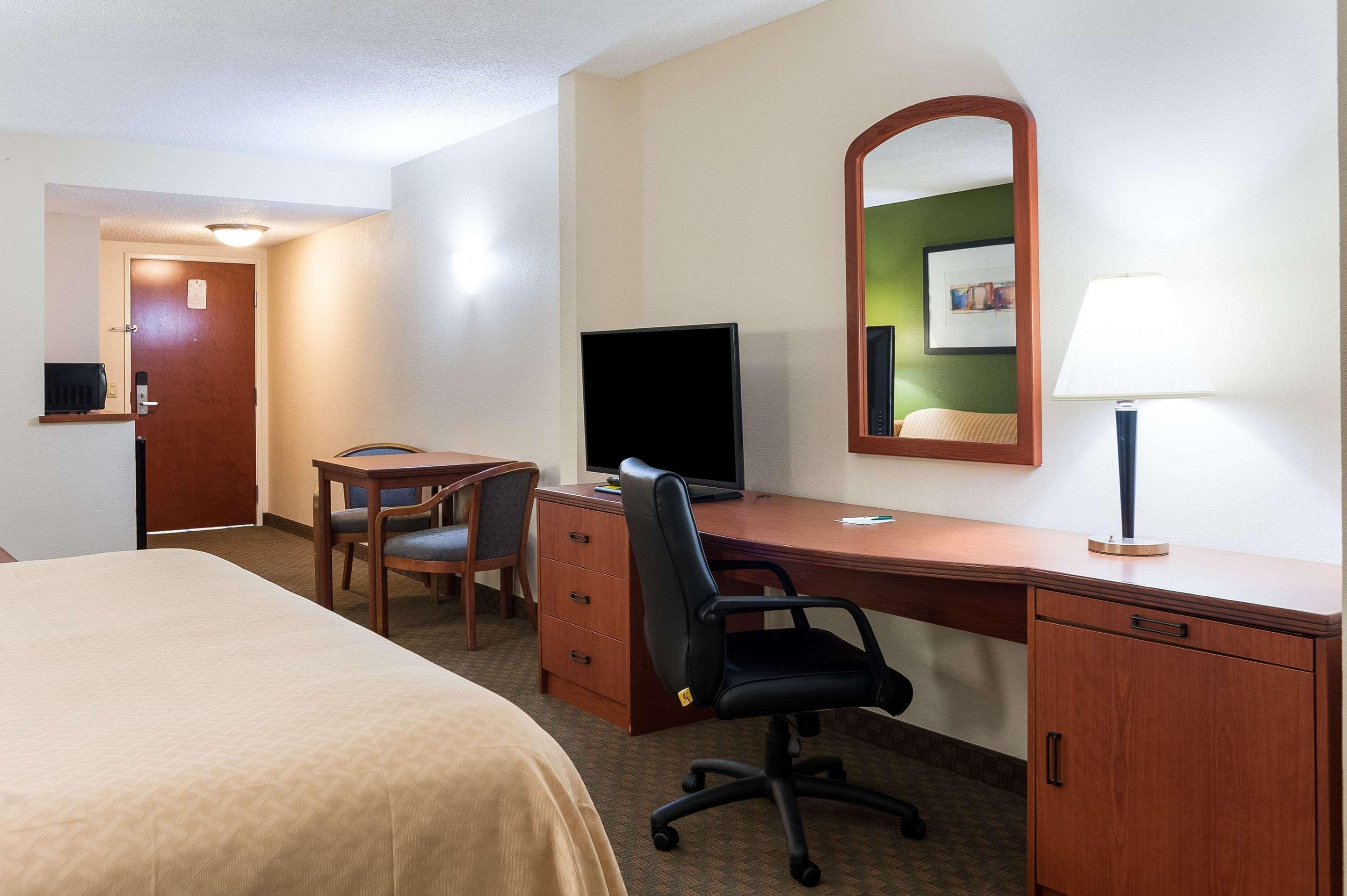 Quality Inn & Suites Lake Charles South Exterior foto